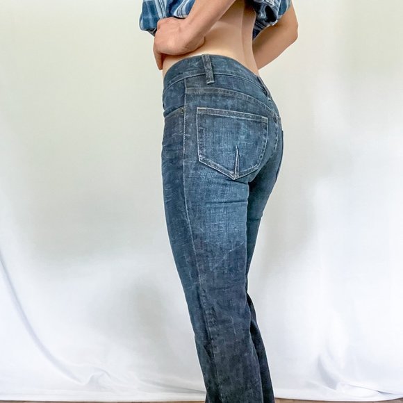 The Limited Classic Straight Leg Vintage ‘90s Jeans in Dark Rinse - Picture 3 of 9